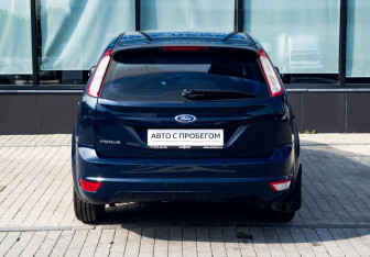 Подержанный автомобиль Ford Focus Hatchback 2011 года (4 фото)