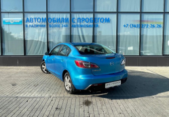 Подержанный автомобиль Mazda 3 Sedan 2011 года (3 фото)