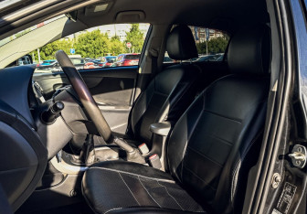 Подержанный автомобиль Toyota Corolla Sedan 2008 года (16 фото)