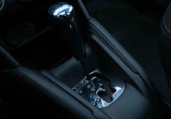 Подержанный автомобиль Peugeot 208 2013 года (10 фото)