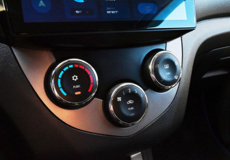 Подержанный автомобиль Haima M3 2014 года (13 фото)