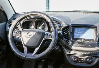 Подержанный автомобиль LADA (ВАЗ) Vesta Sedan 2017 года (16 фото)