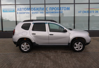 Подержанный автомобиль Renault Duster 2015 года (6 фото)