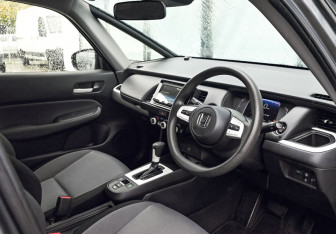 Подержанный автомобиль Honda Fit 2021 года (16 фото)