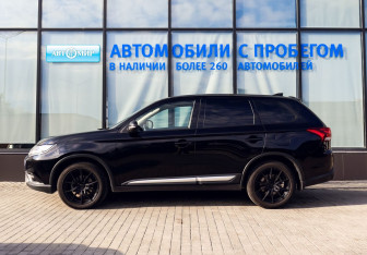 Подержанный автомобиль Mitsubishi Outlander 2019 года (2 фото)