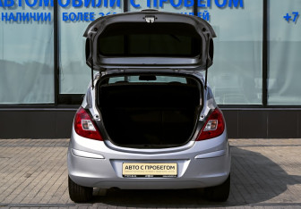 Подержанный автомобиль Opel Corsa 2011 года (19 фото)