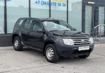 Подержанный автомобиль Renault Duster 2013 года (7 фото)