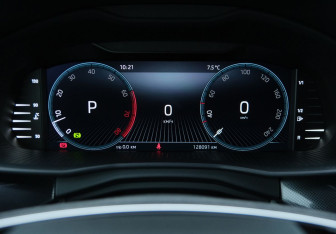 Подержанный автомобиль Skoda Rapid Liftback 2022 года (14 фото)