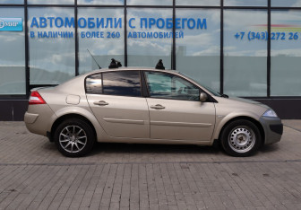 Подержанный автомобиль Renault Megane Sedan 2007 года (6 фото)