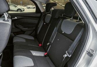 Подержанный автомобиль Ford Focus Sedan 2012 года (18 фото)