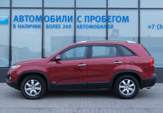 Подержанный автомобиль Kia Sorento 2012 года (2 фото)