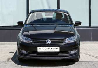 Подержанный автомобиль Volkswagen Polo Sedan 2017 года (8 фото)