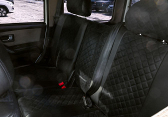 Подержанный автомобиль УАЗ Patriot 2013 года (16 фото)