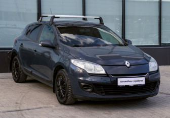 Подержанный автомобиль Renault Megane Hatchback 2013 года (7 фото)