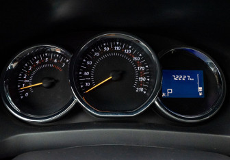 Подержанный автомобиль Renault Sandero 2018 года (19 фото)