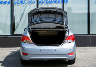 Подержанный автомобиль Hyundai Solaris Sedan 2010 года (18 фото)