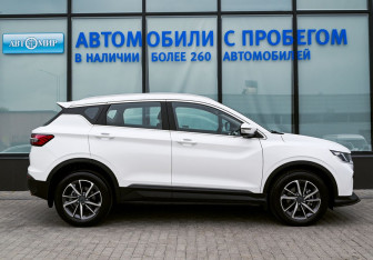 Подержанный автомобиль Geely Coolray 2023 года (6 фото)