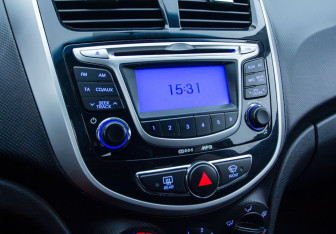 Подержанный автомобиль Hyundai Solaris Hatchback 2012 года (13 фото)