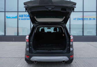 Подержанный автомобиль Ford Kuga 2018 года (19 фото)