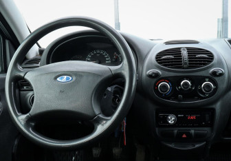 Подержанный автомобиль LADA (ВАЗ) Kalina Hatchback 2011 года (10 фото)