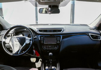 Подержанный автомобиль Nissan Qashqai 2014 года (18 фото)
