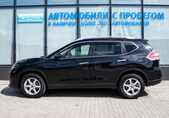 Подержанный автомобиль Nissan X-Trail 2014 года (3 фото)