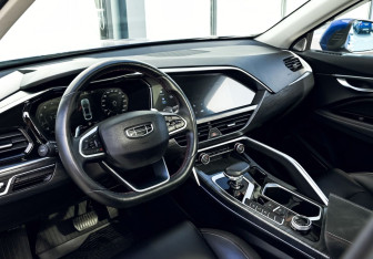 Подержанный автомобиль Geely Tugella 2022 года (17 фото)
