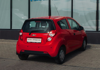 Подержанный автомобиль Chevrolet Spark 2013 года (5 фото)