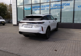 Подержанный автомобиль Exeed RX 2023 года (5 фото)
