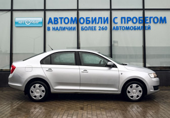 Подержанный автомобиль Skoda Rapid Liftback 2014 года (6 фото)