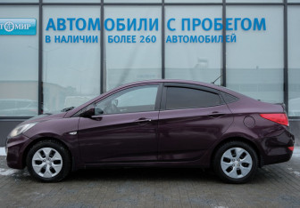 Подержанный автомобиль Hyundai Solaris Sedan 2013 года (2 фото)