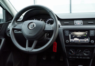 Подержанный автомобиль Skoda Rapid Liftback 2019 года (18 фото)