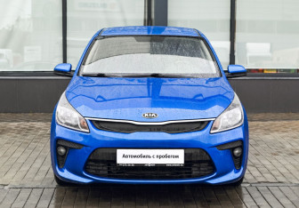 Подержанный автомобиль Kia Rio Sedan 2018 года (8 фото)