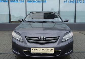 Подержанный автомобиль Toyota Corolla Sedan 2007 года (8 фото)