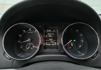 Подержанный автомобиль Skoda Yeti 2013 года (15 фото)