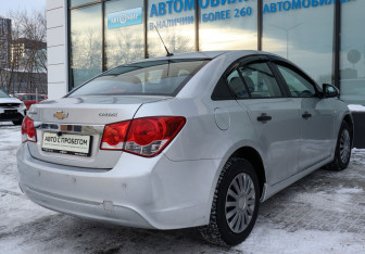 Подержанный автомобиль Chevrolet Cruze Sedan 2013 года (5 фото)