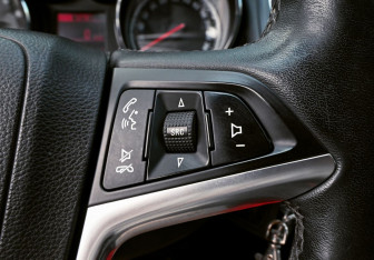 Подержанный автомобиль Opel Zafira Compactvan 2013 года (13 фото)