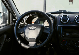 Подержанный автомобиль LADA (ВАЗ) Granta Liftback 2015 года (11 фото)