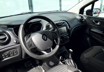 Подержанный автомобиль Renault Kaptur 2017 года (15 фото)