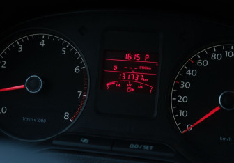 Подержанный автомобиль Volkswagen Polo Sedan 2013 года (15 фото)