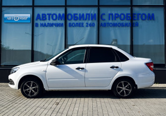 Подержанный автомобиль LADA (ВАЗ) Granta Liftback 2018 года (2 фото)