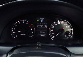 Подержанный автомобиль Toyota Allion 2018 года (16 фото)