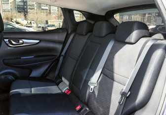 Подержанный автомобиль Nissan Qashqai 2014 года (17 фото)