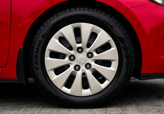 Подержанный автомобиль Kia Ceed Hatchback 2014 года (21 фото)