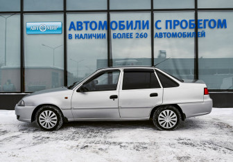 Подержанный автомобиль Daewoo Nexia Sedan 2008 года (2 фото)