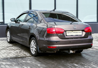 Подержанный автомобиль Volkswagen Jetta Sedan 2012 года (3 фото)
