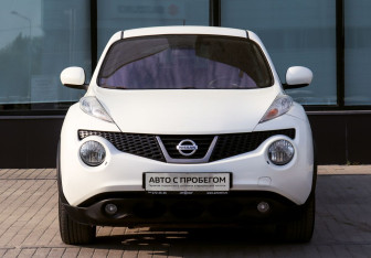 Подержанный автомобиль Nissan Juke 2011 года (8 фото)