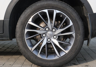 Подержанный автомобиль Geely Coolray 2021 года (19 фото)