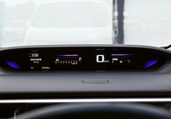 Подержанный автомобиль Honda Stepwgn 2016 года (9 фото)