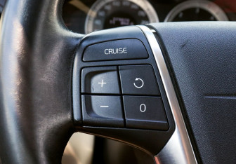 Подержанный автомобиль Volvo XC60 2012 года (14 фото)